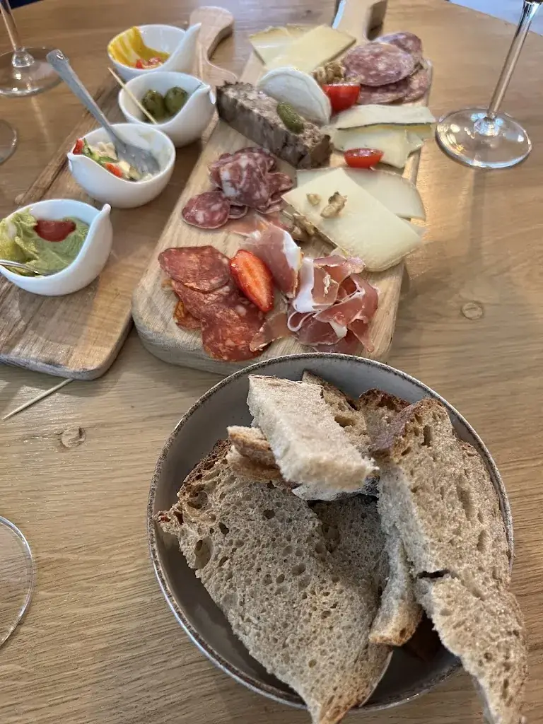 Kitty_Lucille Flaconneuse_Beaulieu-sur-Dordogne_review