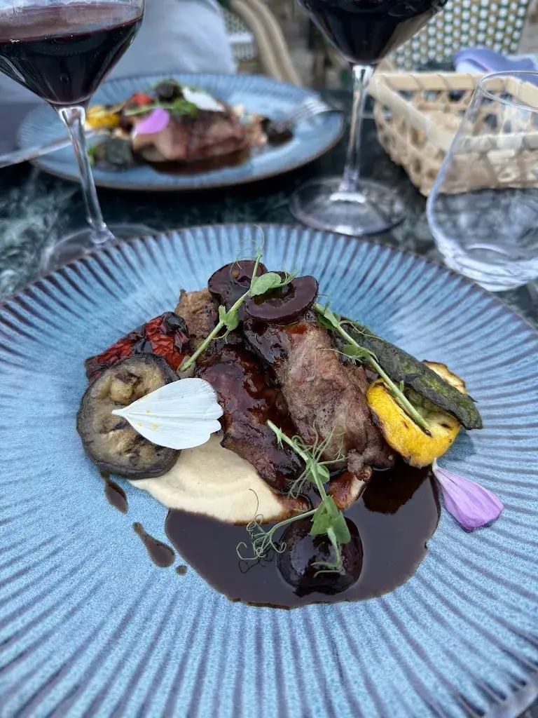 Moss - Restaurant Bazas_Bazas_slider_image_3