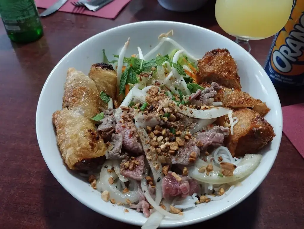 Suos Dey_Bazas_slider_image_3