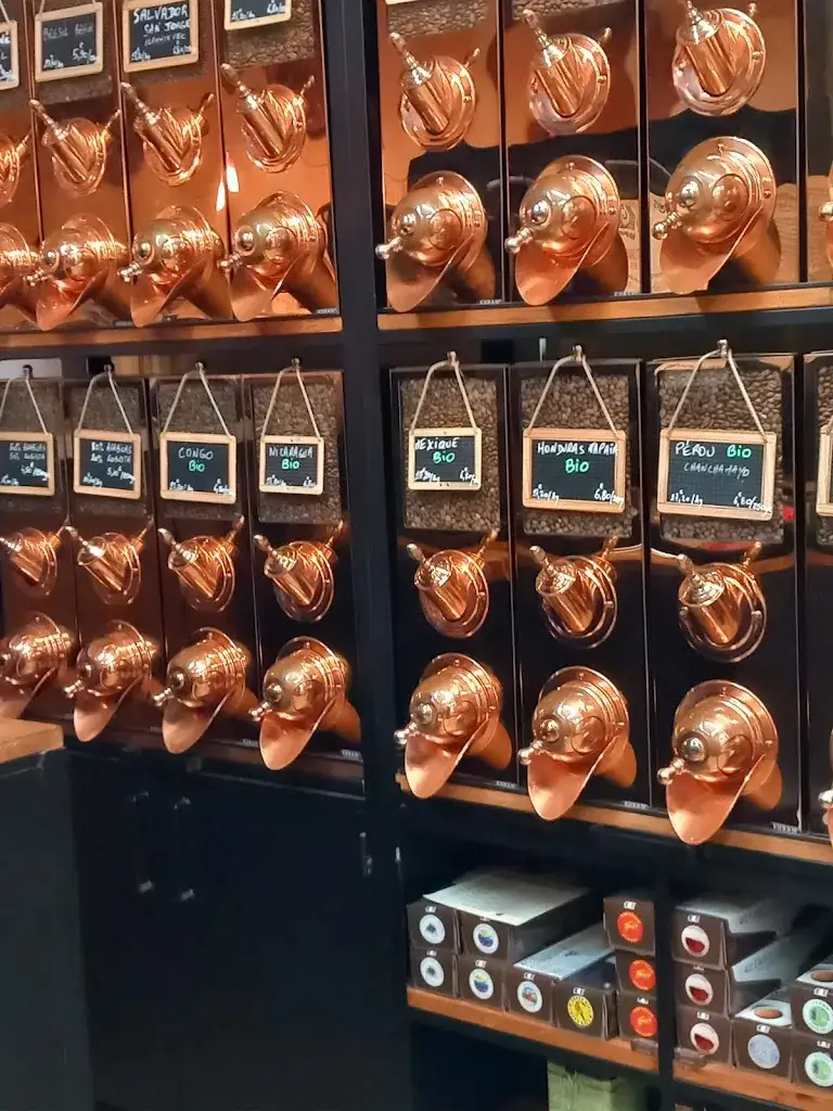 Isabelle Facques_Cafe d'Oc_Bazas_review