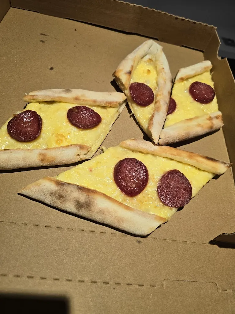 Damien H_Chez Meya_Monnerie-le-Montel_review