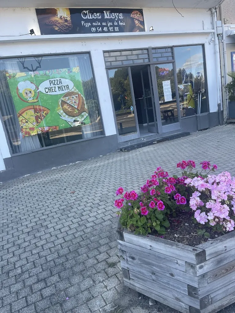 Chez Meya restaurant in Monnerie-le-Montel