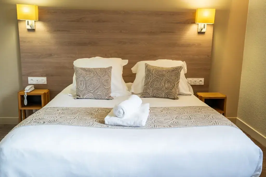 Logis Hôtel Domaine de Fompeyre restaurant in Bazas