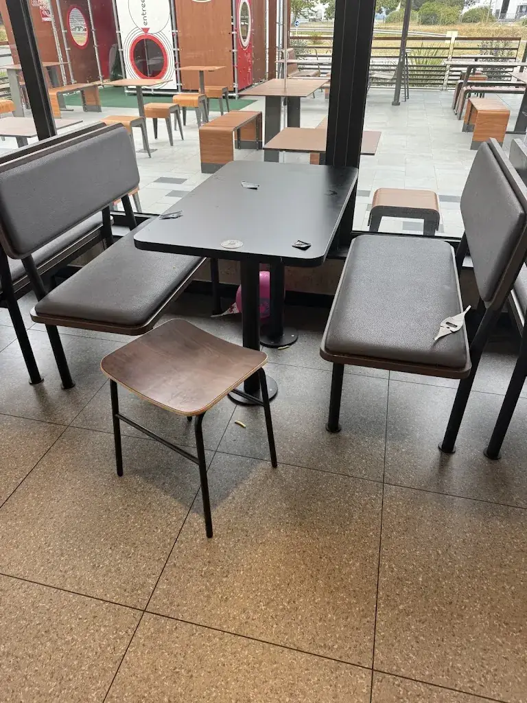 Marina VIDAL_McDonald's_Bazas_review