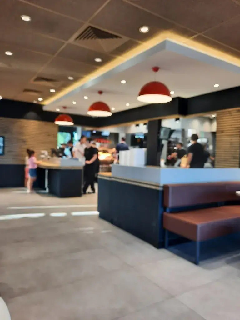 Roméo Lanza_McDonald's_Bégaar_review