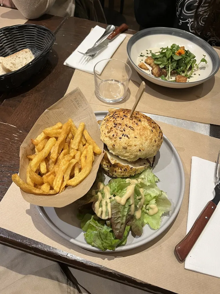 Mateo Song_Bajadita_Bayonne_review