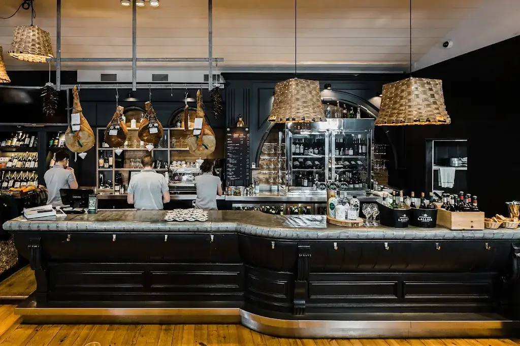 Au Bouchon Basque Le Resto_Bayonne_slider_image_1