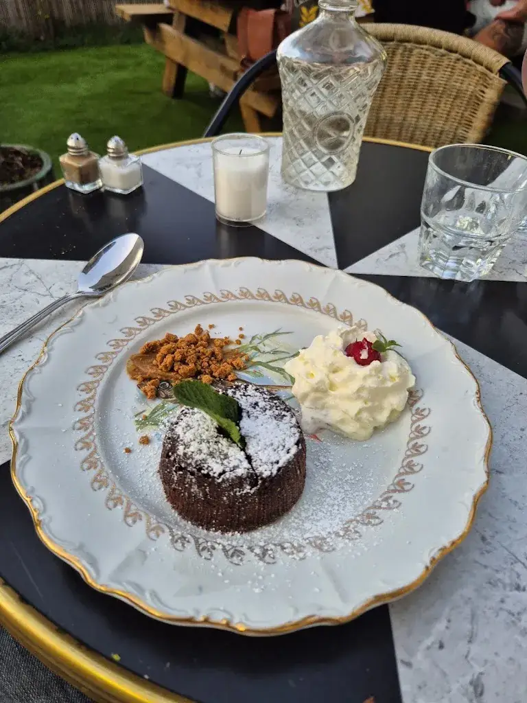 Rob Frank_Bistro du Château_Salles_review