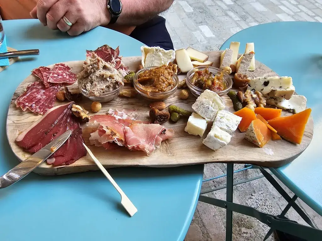 Sandie Morrison_Planches et Plonk_Belvès_review