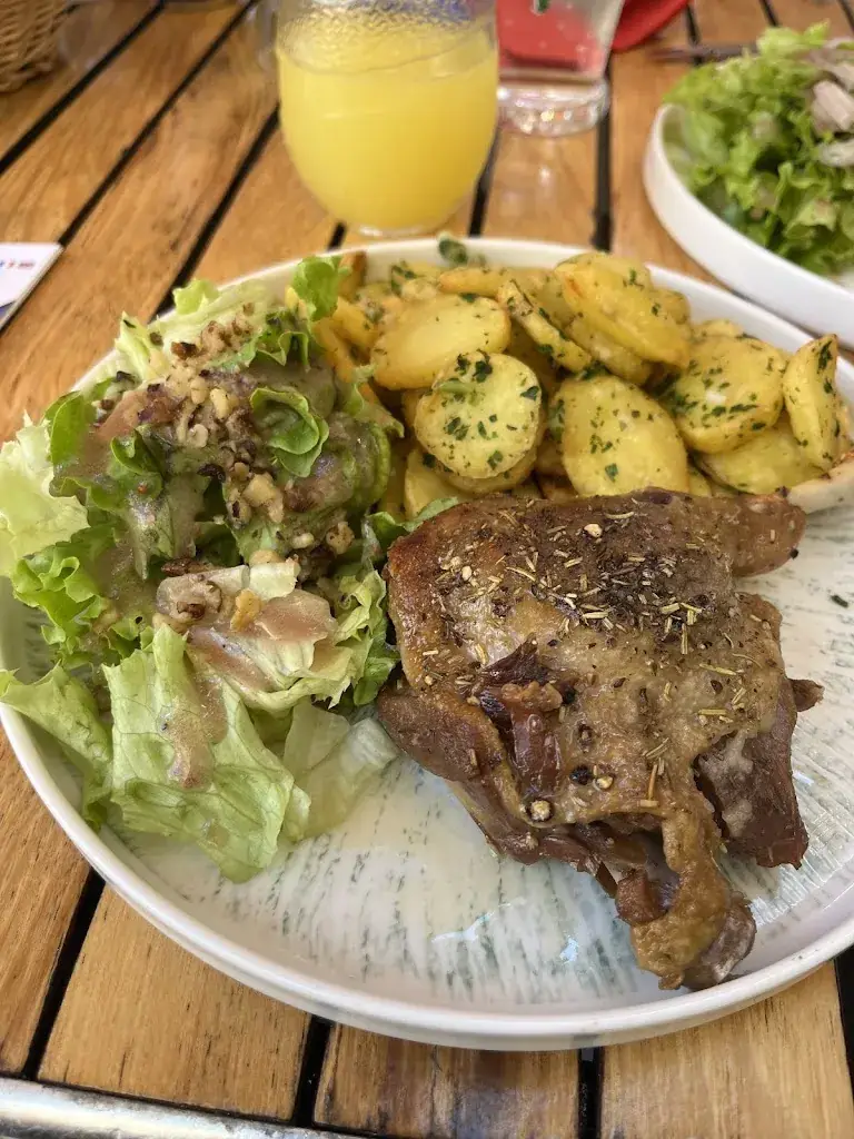 Bar brasserie de la halle_Belvès_slider_image_2