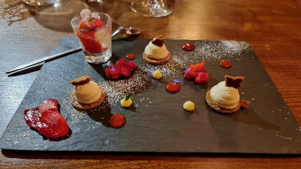 Restaurant Auberge Des Tilleuls_Marnac_slider_image_2