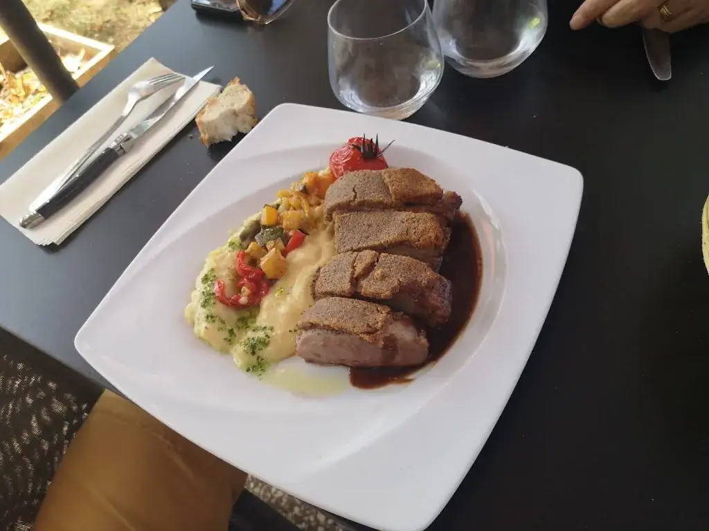 Restaurant Auberge Des Tilleuls_Marnac_slider_image_3