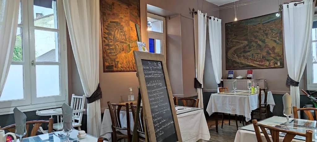Le Cheval Blanc restaurant in Bellac