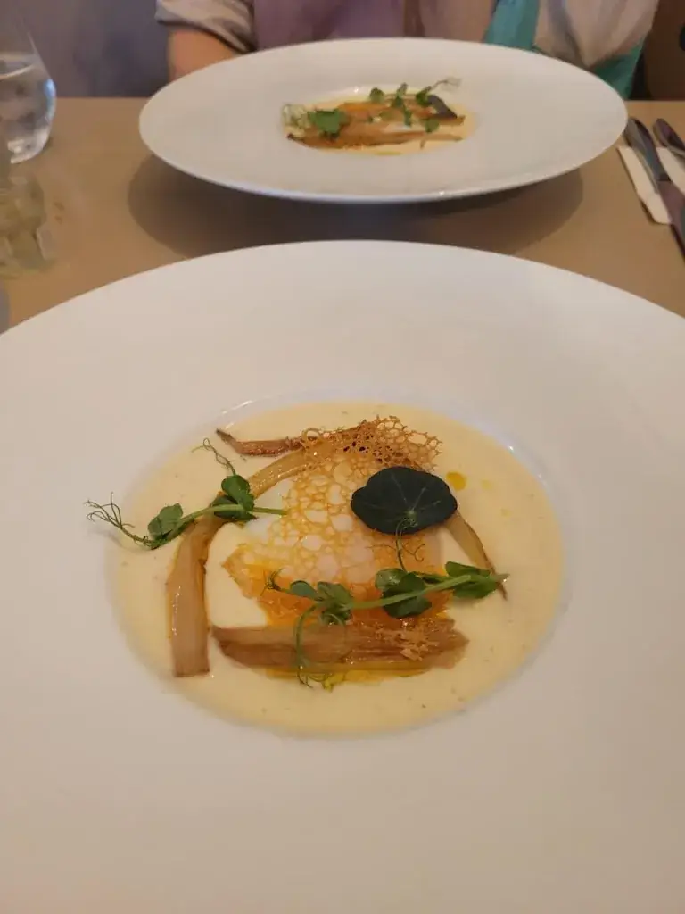 Reuben Pullan_Le central by Santat (hôtel - restaurant - bar)_Bellac_review