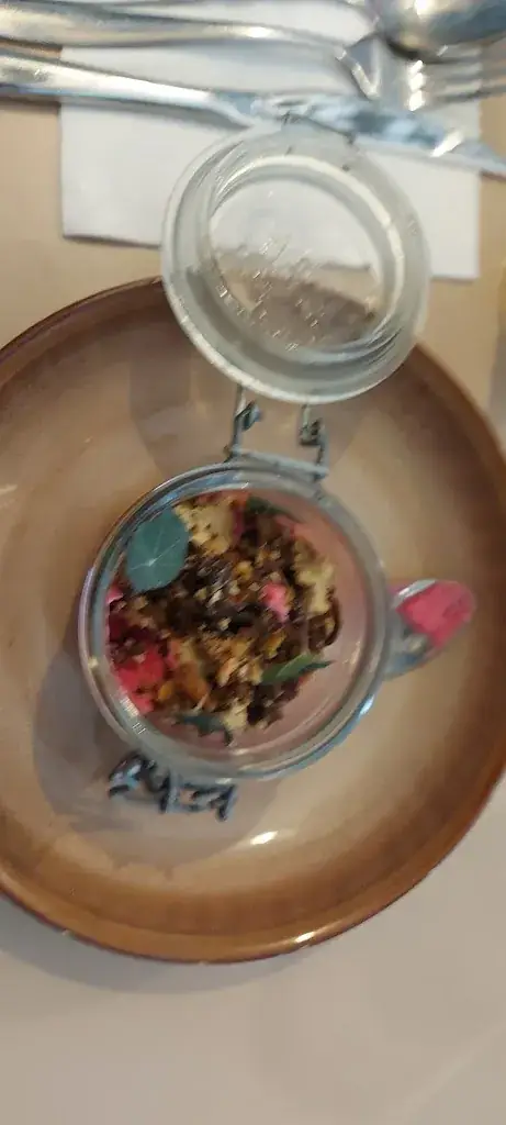 Roberta Lucioni_Le central by Santat (hôtel - restaurant - bar)_Bellac_review