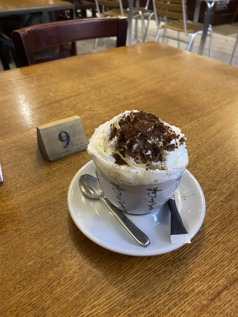 Alex Webb_Le COMMERCE_Bellac_review