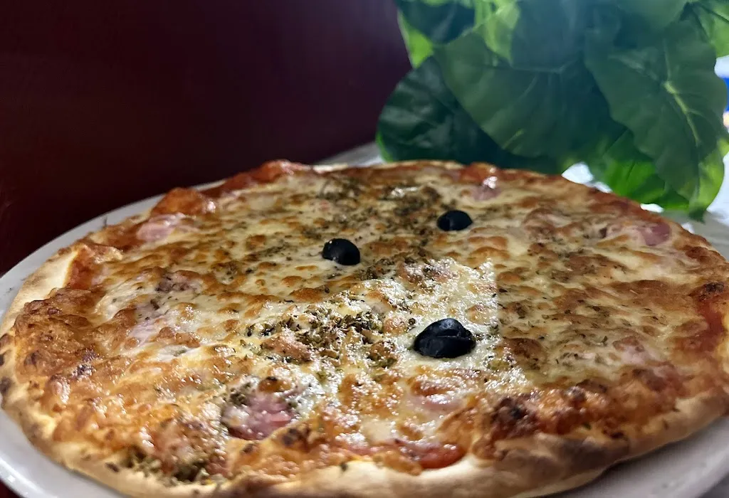 Le COMMERCE restaurant in Bellac