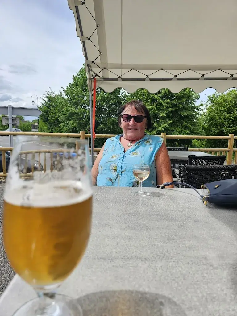 Lesley McGee_Hôtel de la Gare_Bellac_review