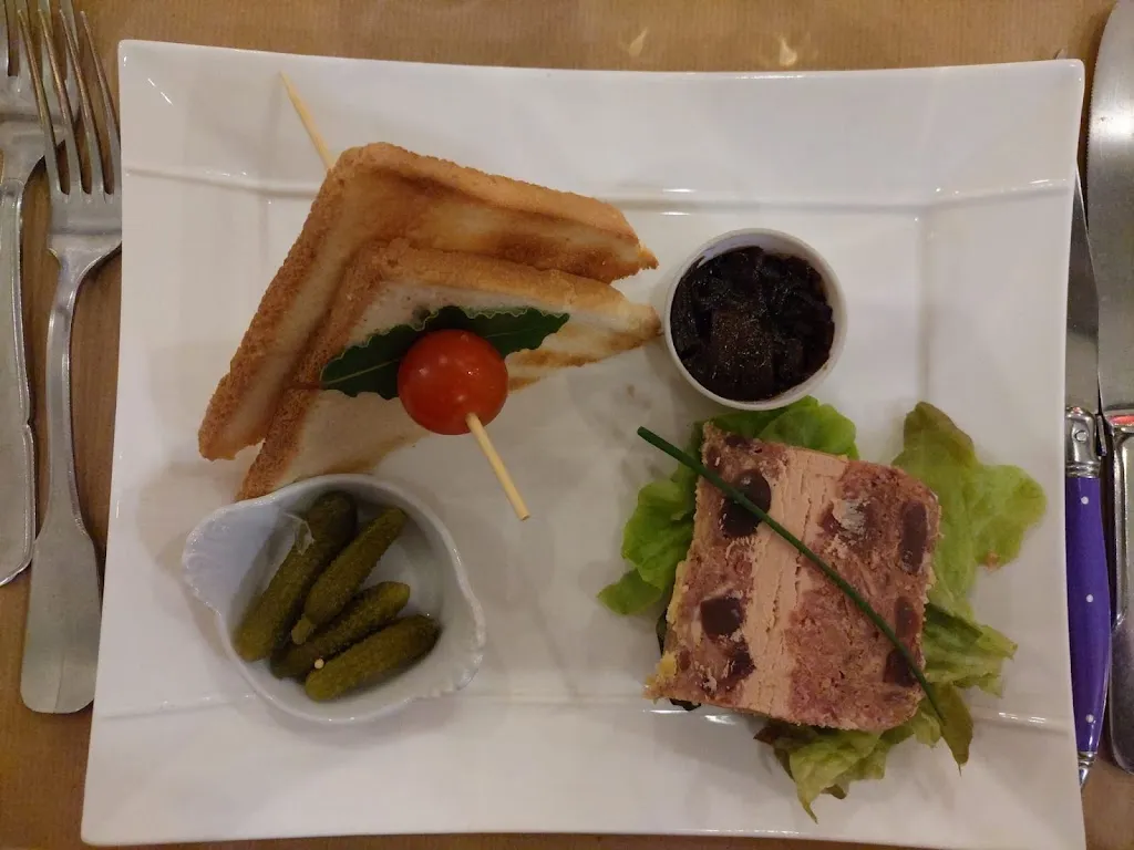 Natalie Hodencq_La Table du Lavoir_Montrol-Sénard_review