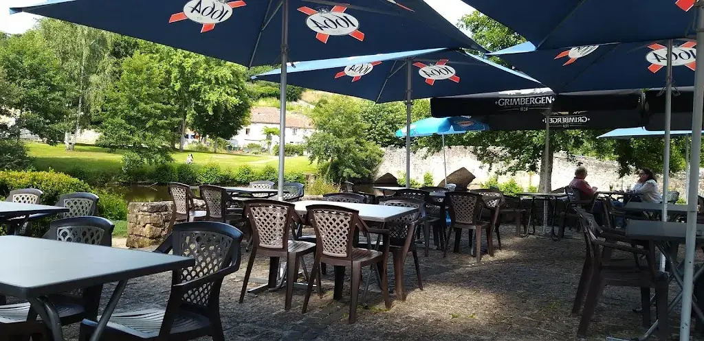 Café le Pont de la Pierre restaurant in Bellac