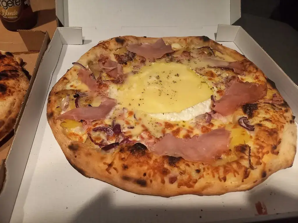 Pizzas gavroche restaurant in Bellac