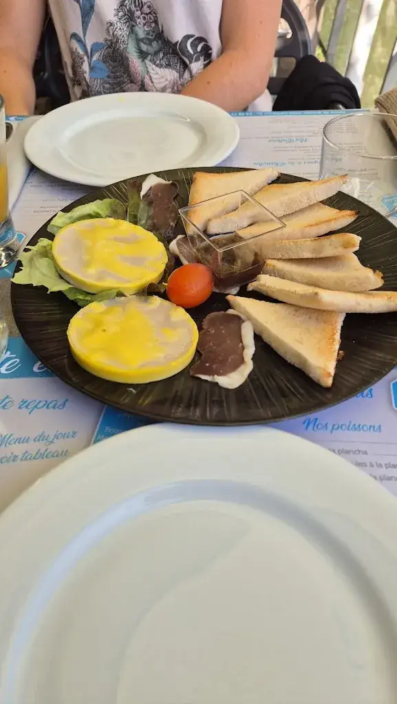 xavier piaud_Fourchette et Sable Blanc Restaurant_Saint-Pierre-du-Mont_review