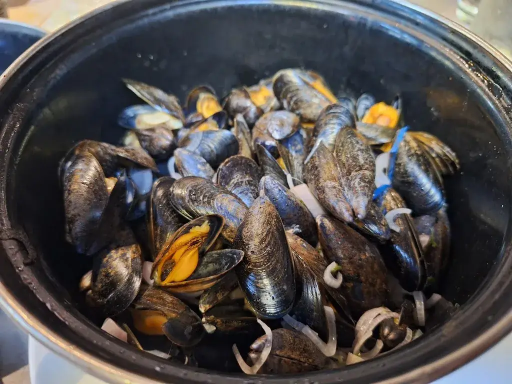 Roméo Lanza_La Taverne Saint-Pierre-du-Mont_Saint-Pierre-du-Mont_review