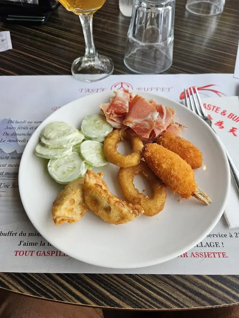 Taste & buffet_Saint-Pierre-du-Mont_slider_image_3