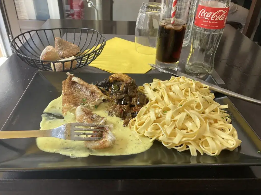 Logan Hilkin_La Parenthèse du Moun_Mont-de-Marsan_review