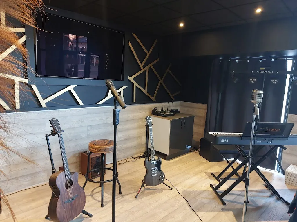 John Nawak_Brasserie la Scène_Ravoire_review