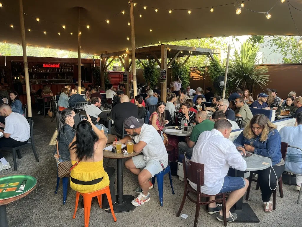 Chris Ashton_Le Carnaval Café - Bègles_Bègles_review