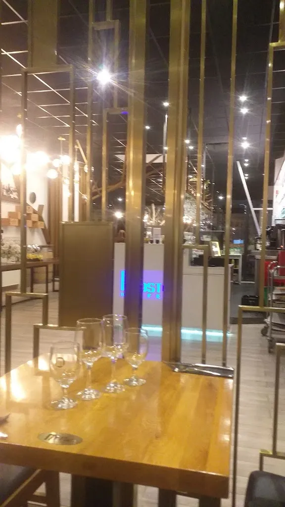 Colette Makambila_Mosto Buffet_Bègles_review