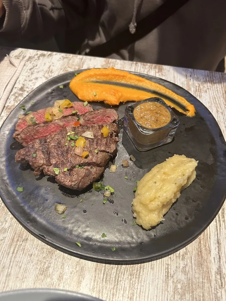 Hussain_L’inédit Bordeaux_Bègles_review