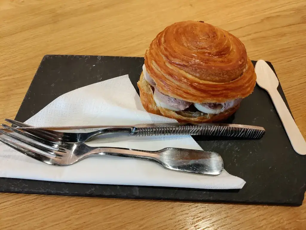 Nathalie Hueber_Lens Burgers chef_Pacaudière_review