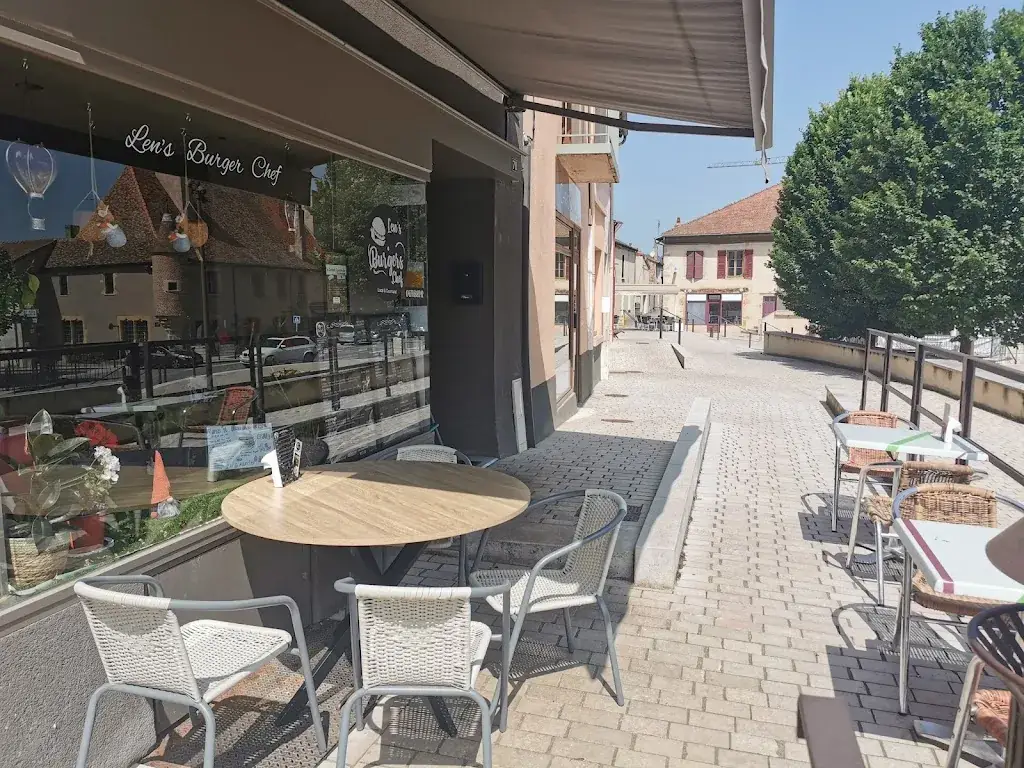 Lens Burgers chef restaurant in Pacaudière