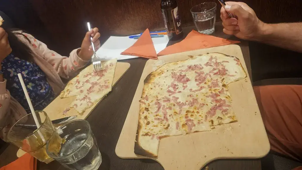 Céline BERHAULT_Flam's_Bègles_review