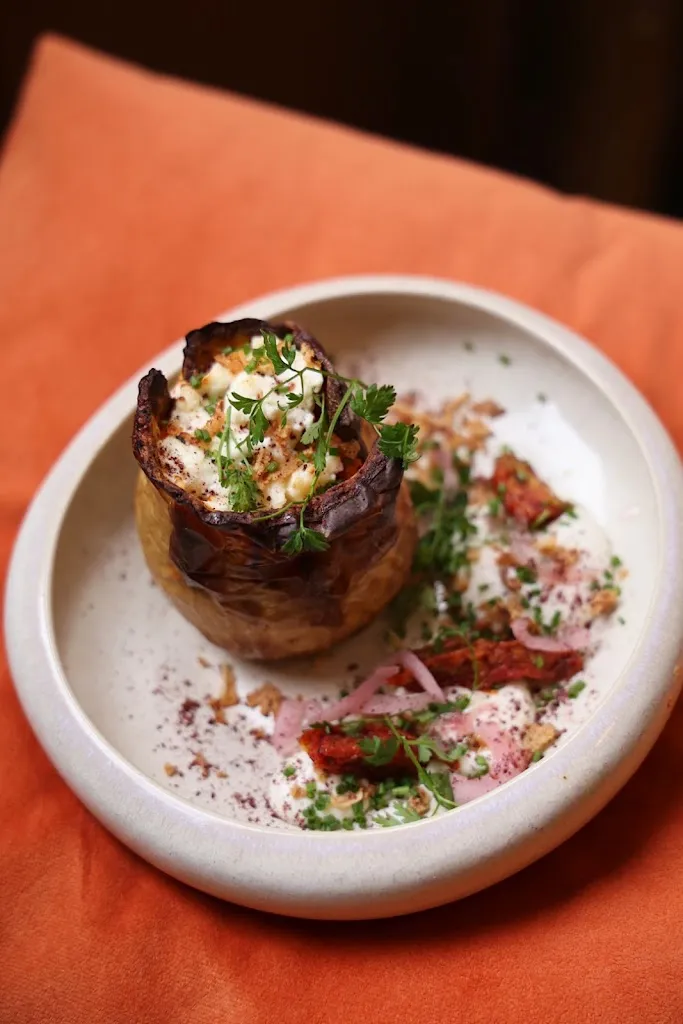 Nomad Bordeaux_Bordeaux_slider_image_2