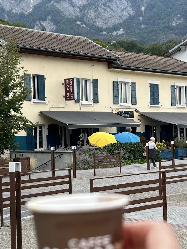 Hd S_L'Aimant_Bonneville_recensione