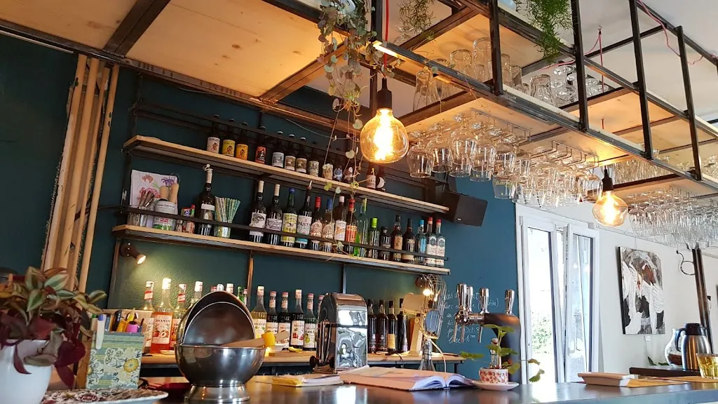 L'Aimant_Bonneville_slider_image_1