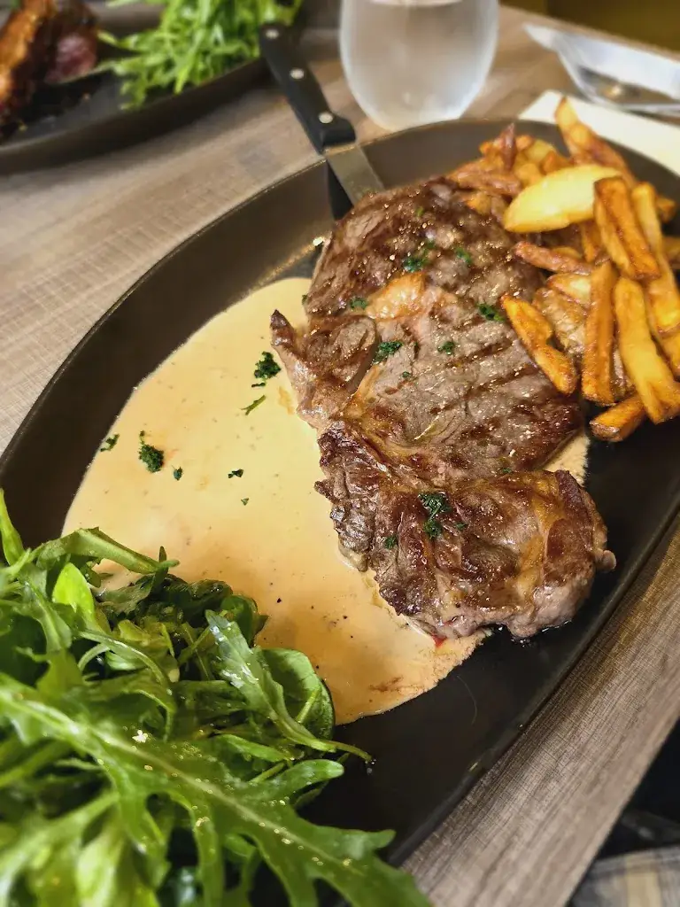 Andrew Firth_Quai 24_Bergerac_review