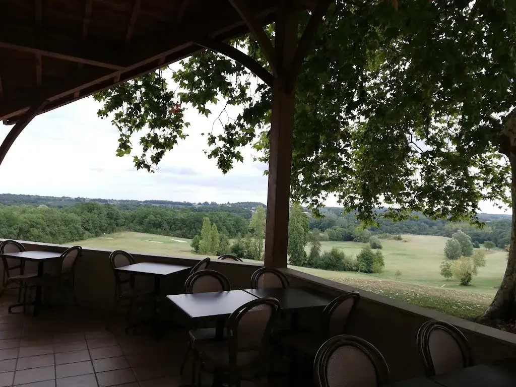 Restaurant GOLF DE TEYNAC_Beychac-et-Caillau_slider_image_1