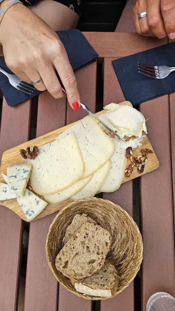 Krzysztof Borzęcki_L'Entourloupe_Bidart_review