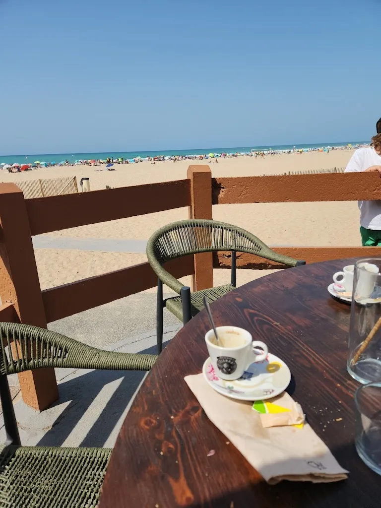 Corinne Trommsdorff_Le Petit Paradis_Bidart_review