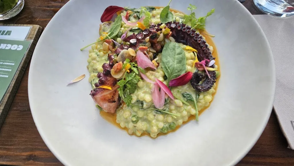 Carlos Feres_Le Petit Paradis_Bidart_review