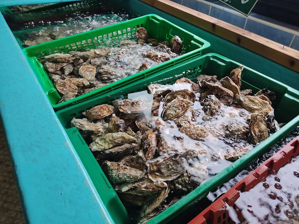 La cabane aux volets bleus restaurant in Biganos