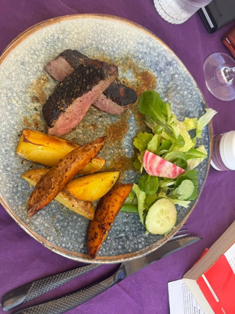 Etienne Leroy_Le Jardin du CarcOilh_Hastingues_review