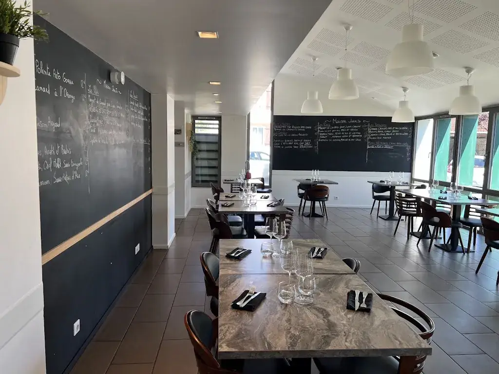 Maison Joanto restaurant in Briscous