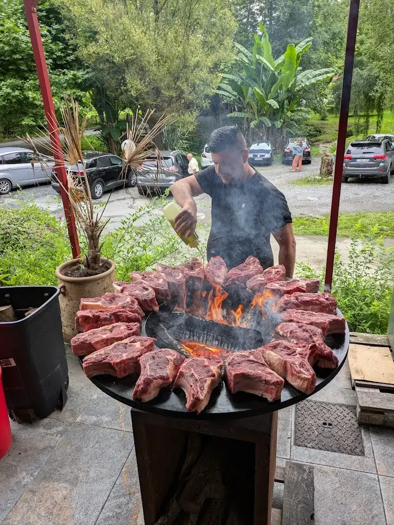 Alex et Alicia Ribeiro_Iduki Ostatua : NOUVEAUX GÉRANTS 2025_Bastide-Clairence_review