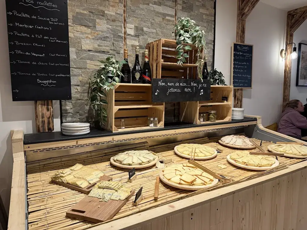 Miguel Andrei Cesardo Navarrete_La Racletterie_Huez_review