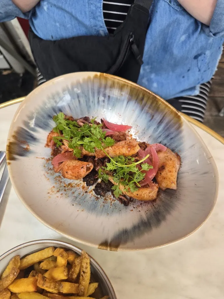 Jacek Lasota_La Marine_Biarritz_review